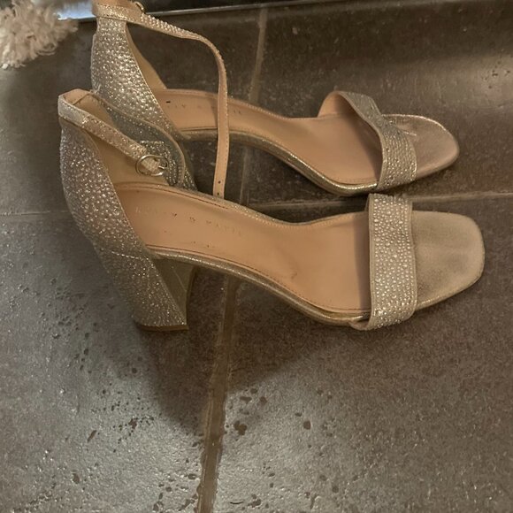 Women's Kelly and Katie Gold Sparkle Chunky Heels (size 9.5) - Picture 4 of 7